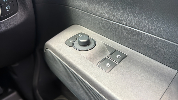 Ford Transit Courier Diesel 1.5 EcoBlue Trend Van - Image 23